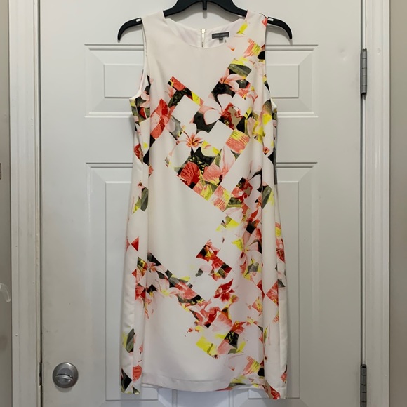 Vince Camuto Dresses & Skirts - NWT Vince Camuto size 6 dress